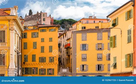 Nett Frankreich Bunte Fassade Stockbild Bild Von Tourismus