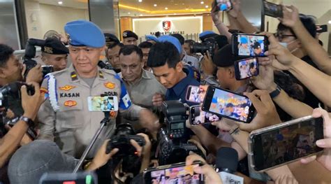 10 Jam Diperiksa Polisi Firli Bahuri Tak Mau Komentar EkspresNews