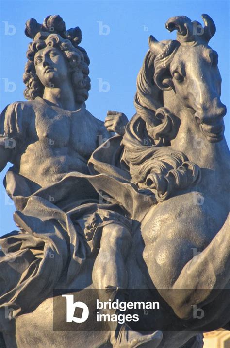 Paris Er Statue Equestre De Louis Xiv Sous Les Traits De Marcus