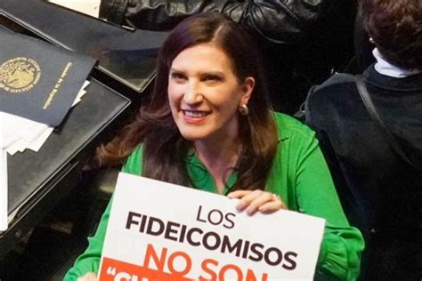 Kenia López se suma a precampaña de Xóchitl Gálvez Senado aprueba su