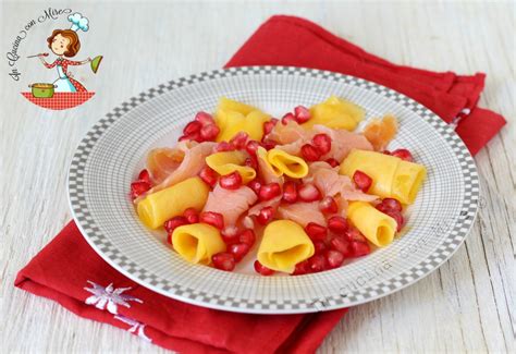 Insalata Di Salmone E Mango Antipasto In Cucina Con Mire