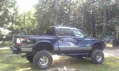 Dodge Dakota 2000, Crew Cab, 4X4, 4, 7L V8 SHOW TRUCK 8 inch lift, Newer