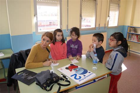 Ceip Ciudad De Roma Móstoles Visita De La Autora De Pupi María Menendez Ponte Al Colegio