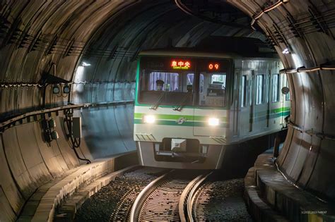 仙台市地下鉄南北線 地下の風景 愛宕上杉通から広瀬通へ いろどりの鉄道風景写真集