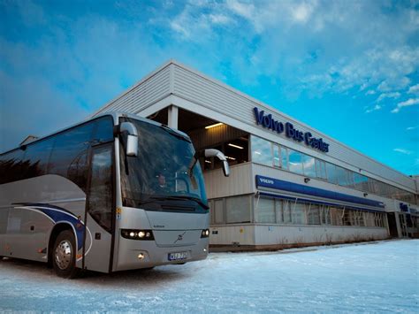 indian luxury buses volvo opens bus centers  india