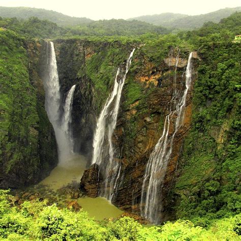 10 Most Popular Waterfalls In Karnataka - Tripkrt Holidays