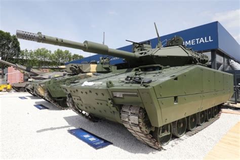 Rheinmetall Unveils Lynx KF41 With Leonardos HITFACT MkII Turret At