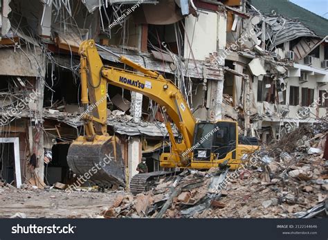 Indonesia December 26 2004 Earthquake Struck Stock Photo 2122144646 ...