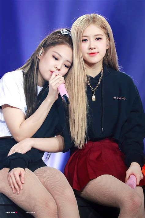 Rosé pics on Twitter Blackpink Rosé and jennie Blackpink jennie