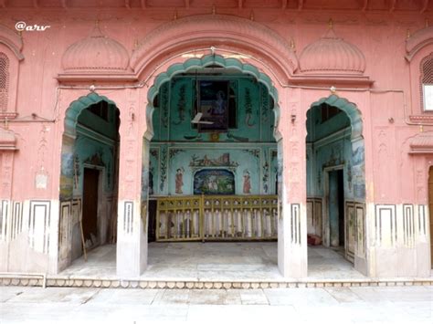 The Obscure Goverdhan Nathji Temple In Jaipur – JaipurThruMyLens