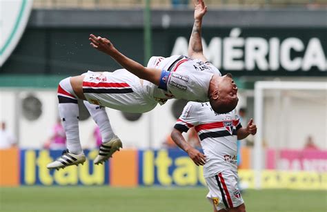 No Fim Tricolor Vira Sobre O Atl Tico Mg No Ltimo Duelo Como