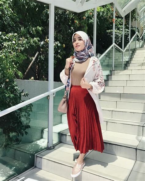 Ootd Kulot Merah Maroon 30 Trend Terbaru Ootd Jilbab Merah Maroon