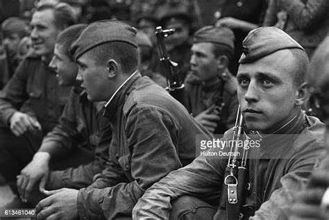 11674 The Red Army Soldier Stock Photos High Res Pictures And Images