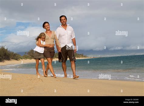 A family on vacation in Maui Stock Photo - Alamy