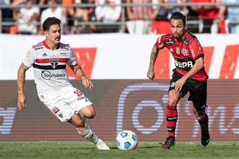 Spnet S O Paulo Tem In Cio Desastroso Goleado Pelo Flamengo E