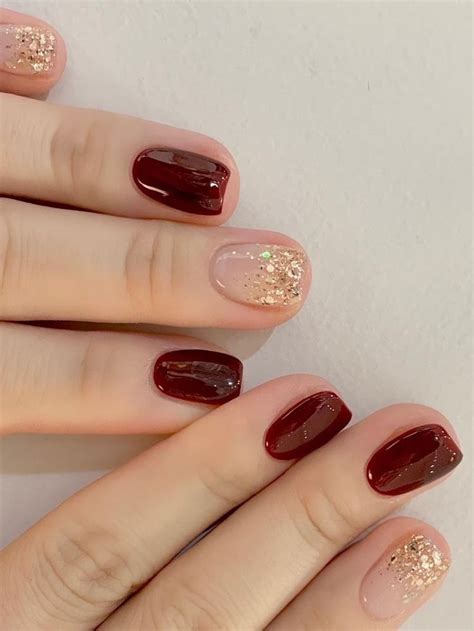 Short Burgundy Nails With Gold Glitter Maroon Nail Art Maroon Nail