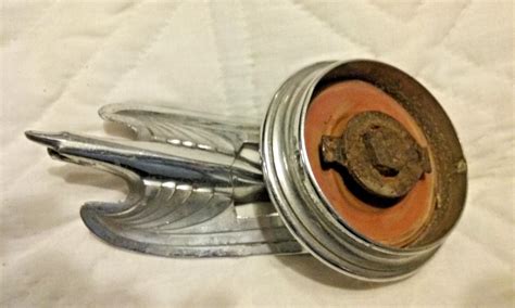 Antique 1930 1931 1932 Chevrolet Chevy Eagle Radiator Cap Hood Ornament