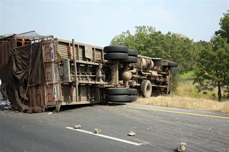 How Truck Accident Cases Are Different from Car Accident Case