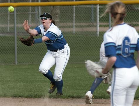 Softball Wilmington Wins Fourth One Run Game Of Season Prep And Youth