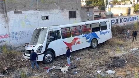 Chofer Se Queda Dormido Vuelca Autobús De Pasajeros En La México Pachuca La Silla Rota