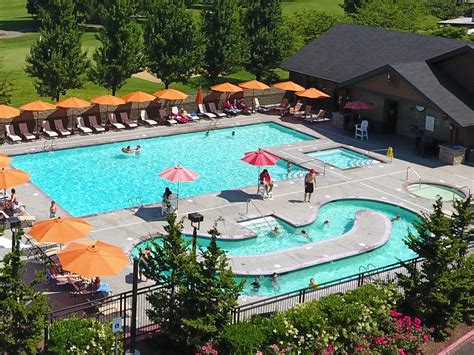 Royal Oaks Country Club Luxury Amenities And Facilities