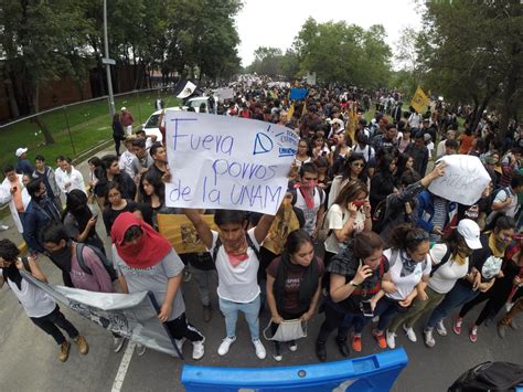 Miles De Estudiantes Marchan En CU Exigen La Renuncia Del Rector De