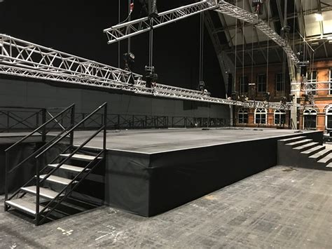 Concert Staging | Stage set design, Concert stage design, Concert stage