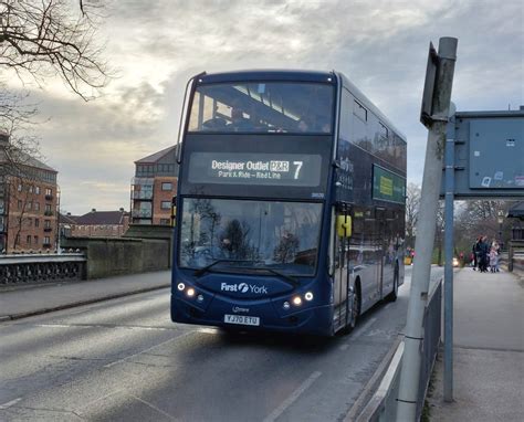 First York Optare Yj Etu York First York Optare M Flickr