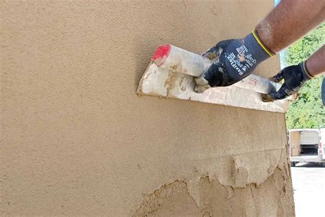 Saint Astier dévoile un enduit de chanvre pour les blocs et bétons le