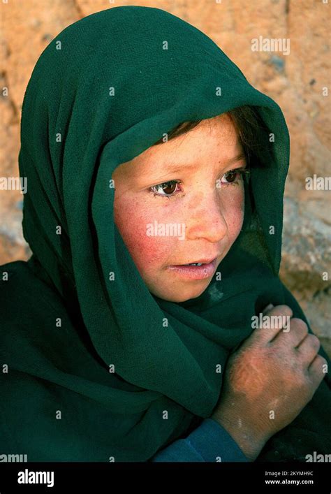 Bamyan Bamiyan Central Afghanistan This Girl Lives In Caves In