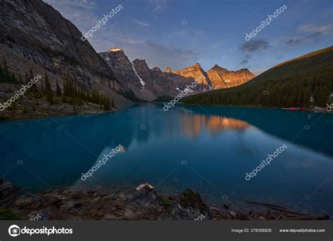 Perfect Reflection Moraine Lake Rockies Canada — Stock Photo ...