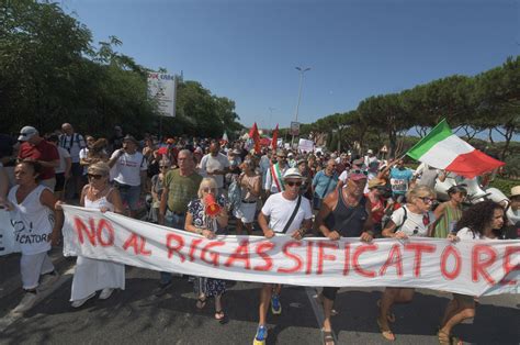 Ambientalisti Da Tutta Italia E Cittadini In Marcia Contro Il