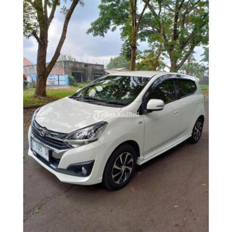 Mobil Daihatsu Ayla R Matic Tahun 2017 Bekas Siap Pakai Harga Nego Di