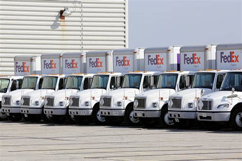 530+ Fedex Truck Stock Photos, Pictures & Royalty-Free Images - iStock