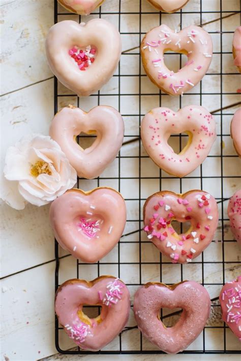 There Are Many Doughnuts On The Cooling Rack