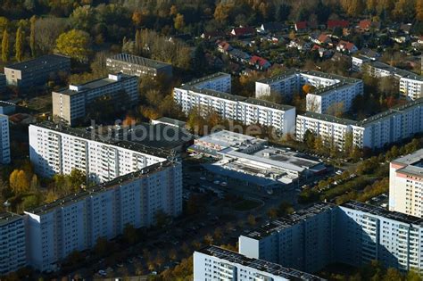 Berlin Aus Der Vogelperspektive Herbstluftbild Plattenbau Hochhaus