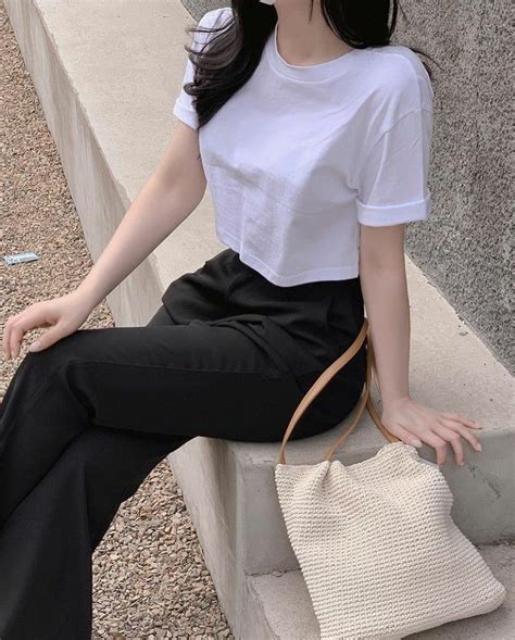 Pin Oleh Kiana Ricci Di Outfits Gaya Model Pakaian Model Pakaian