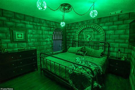 Inside the spellbinding new Harry Potter-themed Airbnb in Florida ...