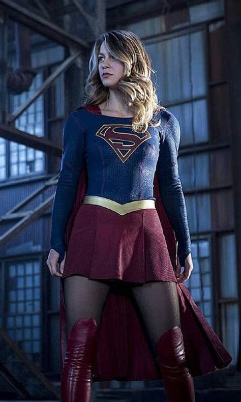 3 motivos que provam que a superGirl é mais forte que o superman DC