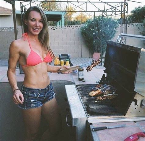 Beautiful Girls Grilling 26 Pics