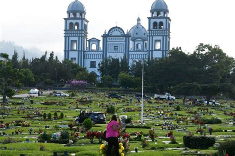 Honduras en medio de la pandemia conmemora hoy el Día de Difuntos STN