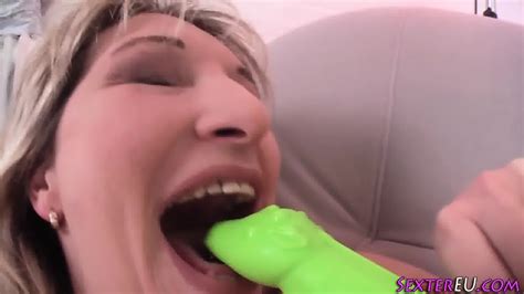 German Milf Toys Pussy