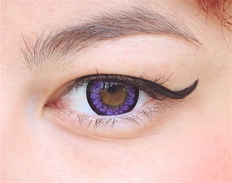 The Pineneedle Collective: My first time... wearing coloured contact ...