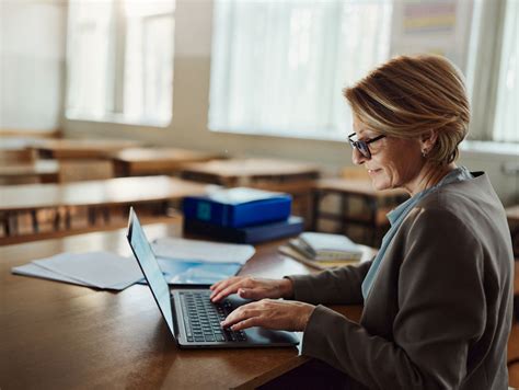 Maj Bony Ale Nauczyciele Nie Mog Kupi Ka Dego Laptopa