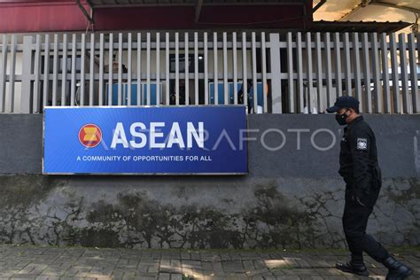 Jelang Ktt Asean Di Jakarta Antara Foto