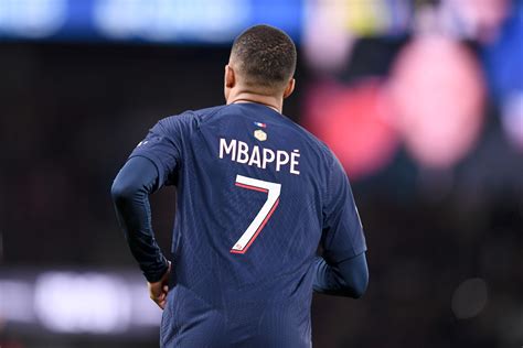 Clash avec Mbappé Un énorme mensonge du PSG Le10sport