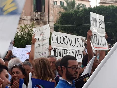 Proteste Contro Salvini Contestazioni A Catania E Siracusa Giornale