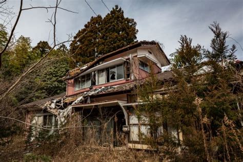 Are Japans Abandoned Houses Turning Into Goldmines Why Investors Are