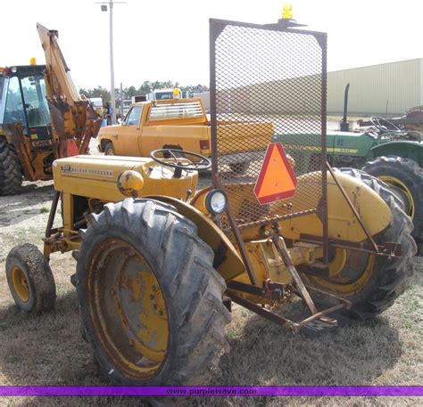 Massey Ferguson 2135 Turf Special Tractor In Minneapolis Ks Item 3409 Sold Purple Wave