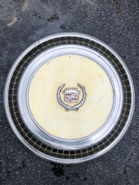 Hubcap Oem Cadillac Eldorado Convertible Wheel Cover B